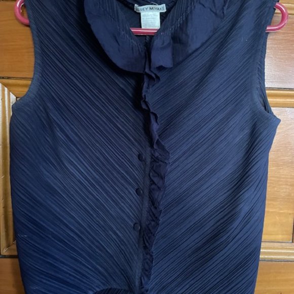 Issey Miyake Vintage Navy Blue Pleated Sleeveless Shirt S/M - Picture 2 of 7